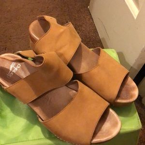 💲⬇️-- FINAL DROP!!!🌹EUC DANSKO SANDALS  SZ 40